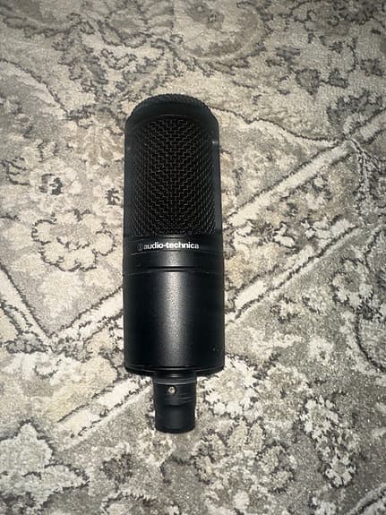 Audio-Technica mikrofoni + Focusrite Scarlett Solo 3rd Gen äänikortti