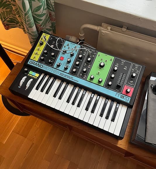Moog Grandmother -syntetisaattori