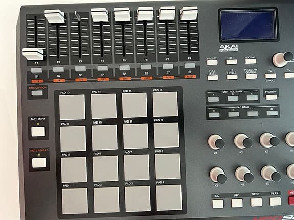 Akai MPD32 USB/MIDI padkontrolleri
