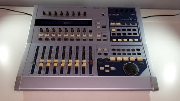 Yamaha 01X digitaalimikseri sekä äänikortti (firewire) - image 2