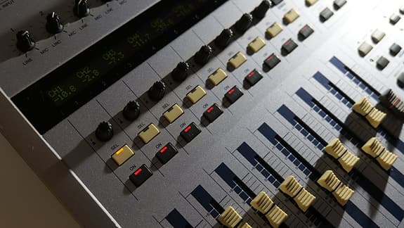 Yamaha 01X digitaalimikseri sekä äänikortti (firewire) - image 4