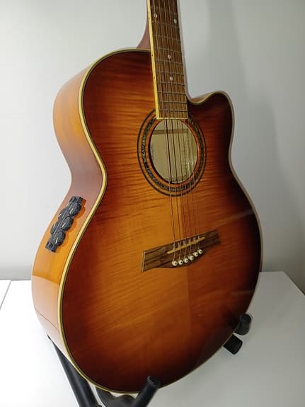 Ibanez AEL20EVV1202 kitara + kantolaukku + kitarateline