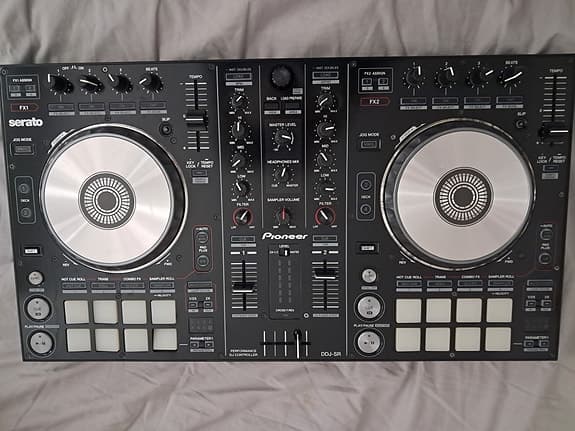 DJ controller Koriste