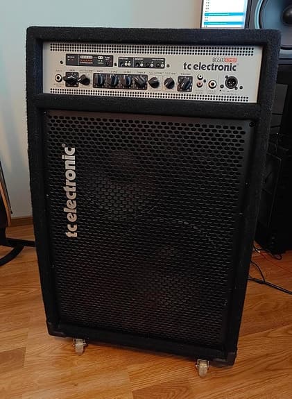TC Electronic BG500 Bass Amp Combo