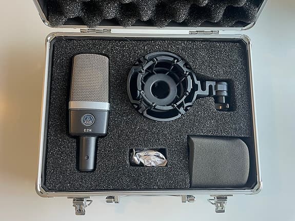 AKG C214 Kondensaattorimikrofoni
