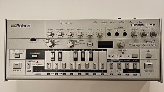roland tb-03 syna