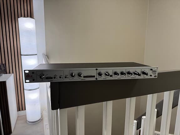 dbx 286s Microphone Preamp Processor