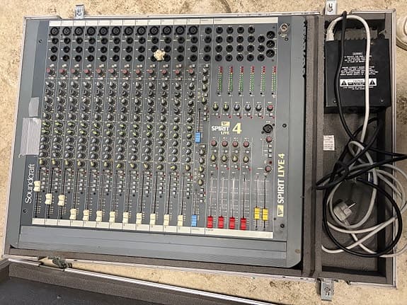 Soundcraft Spirit Live 4 mikseri