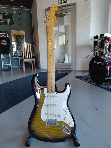 Fender Japan ST-54 Stratocaster Reissue Foto Flame -94