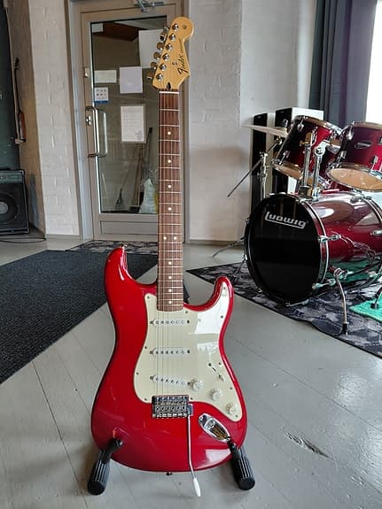 Fender Stratocaster Candy Apple Red