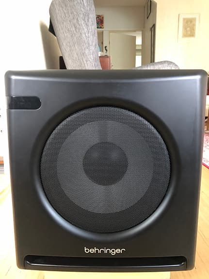 Behringer Nekkst K10S aktiivisubwoofer