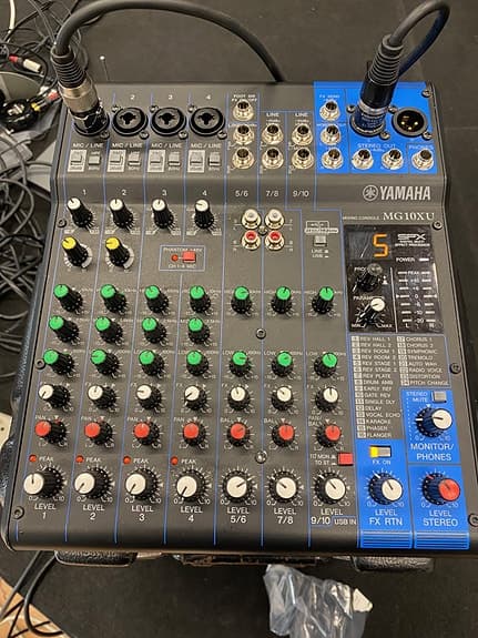 Yamaha MG10XU analogimikseri