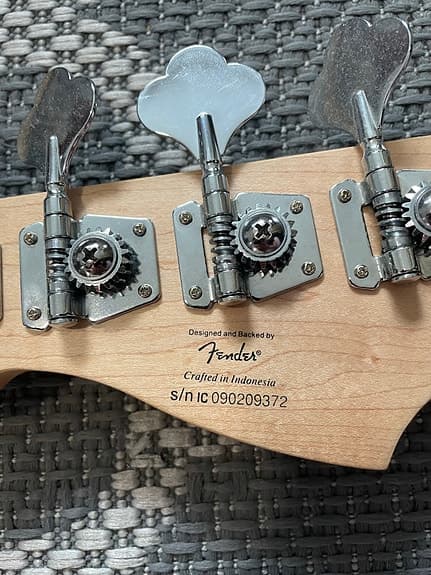 Fender Precision -tyylinen sähköbasso musta - image 7