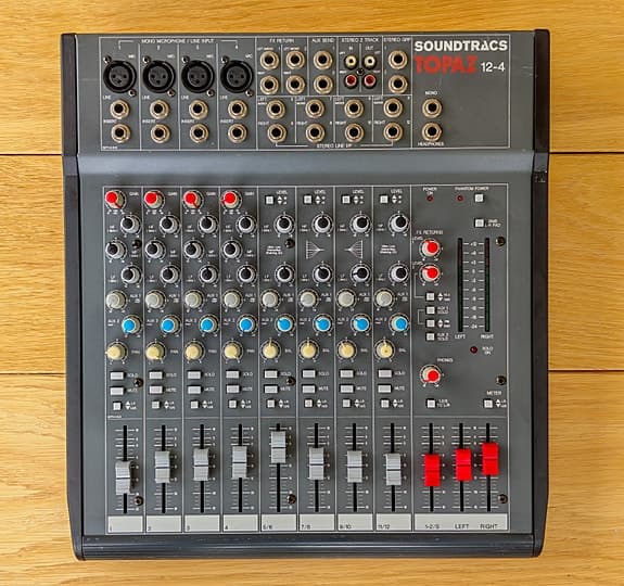Soundtracs Topaz 12‑4 analogimikseri