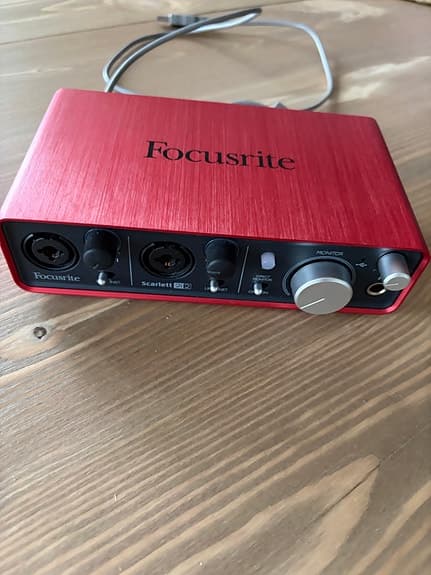 Focusrite Scarlett 2i2 gen 2