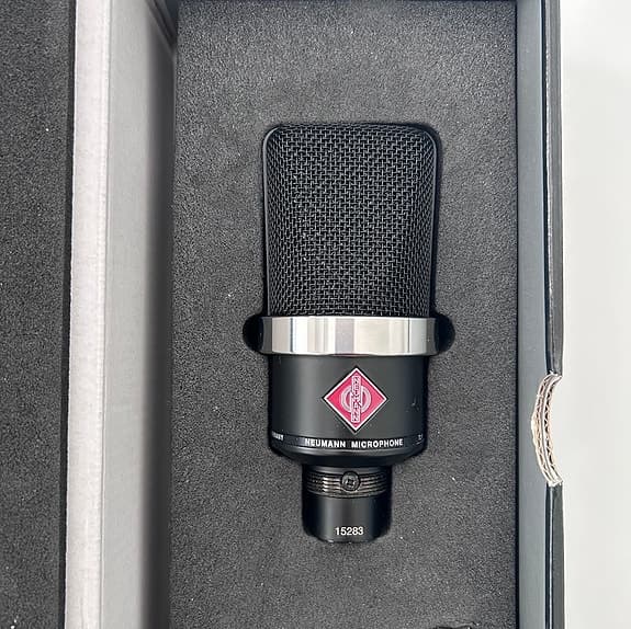 Neumann TLM 102 kondensaattorimikrofoni