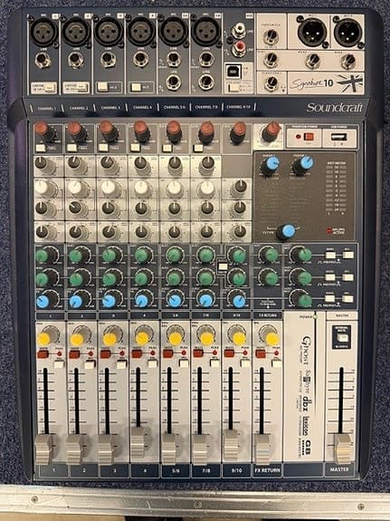 Soundcraft Signature 10 mikseri käytetty