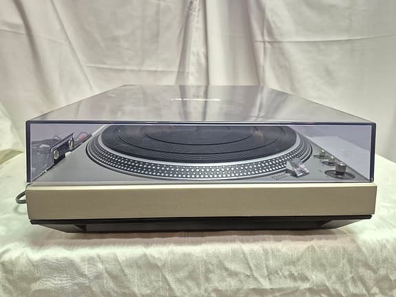 Technics SL-1300 täysautomaattinen vinyylisoitin - image 5