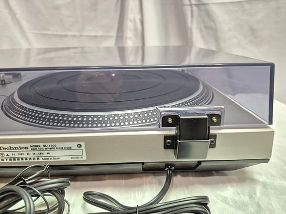Technics SL-1300 täysautomaattinen vinyylisoitin - image 9