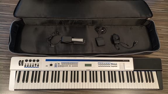 Casio Privia PX-5S digitaalipiano / stage piano + laukku & pedaalit