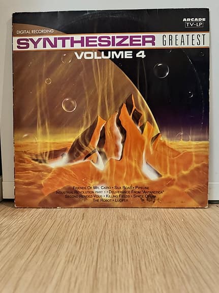 Synthesizer Greatest Volume 4 LP-levy