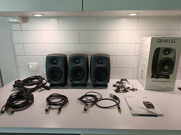 Genelec 8020B 3kpl sis. Kaapelit, alustat ja seinäkiinnikkeet