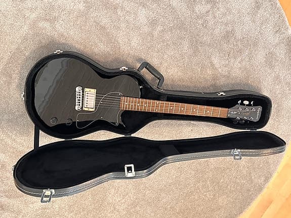 Epiphone Les Paul Junior + kova laukku sähkökitara musta