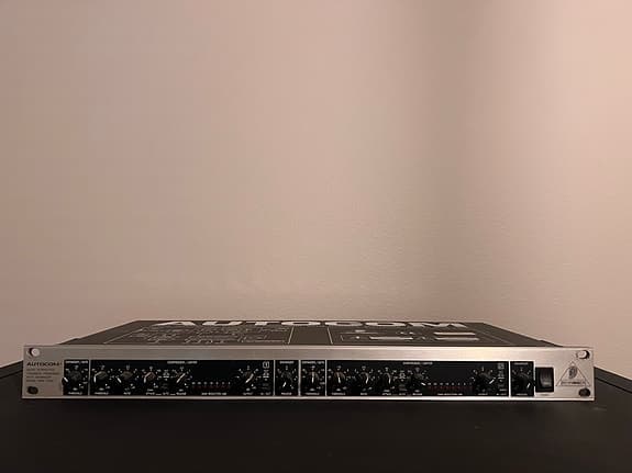 Behringer AUTOCOM MDX 1200 kompressori/limitteri