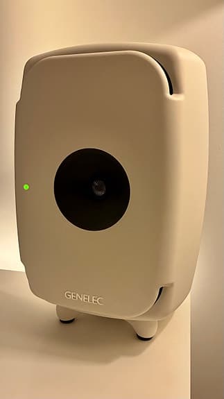 Genelec 8341A SAM -aktiivikaiuttimet