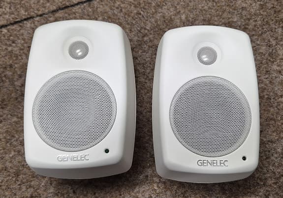 Genelec 4020B kaiutinpari - valkoiset (2kpl)