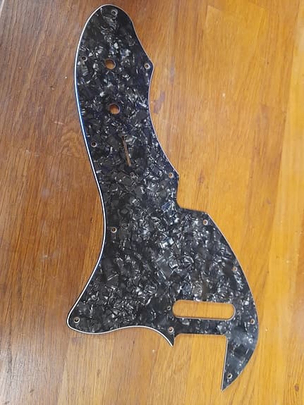 Telecaster thinline plektrasuoja, Intai musta selluloidi