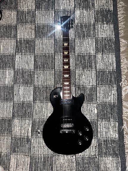 Gibson Les Paul sähkökitarat musta
