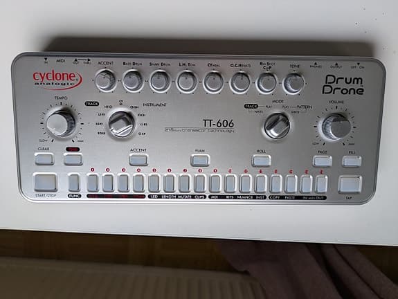 Cyclone TT-606 Drum drone rumpukone