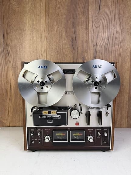 Akai - GX-210D - 4-raidallinen Kelanauhuri 18 cm