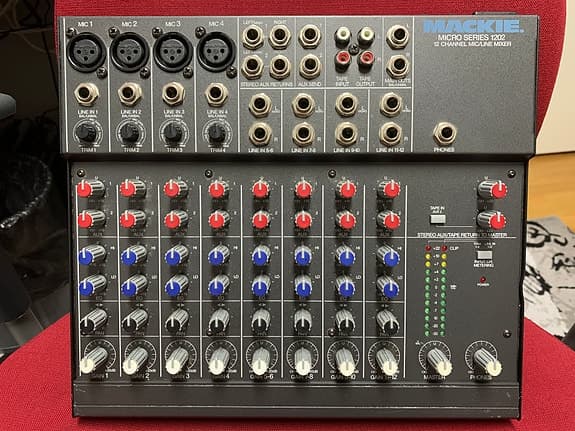 Mackie Micro Series 1202 mikseri / 12-kanavainen MIc/Line mixer