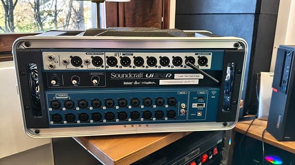 Soundcraft Ui24R mikseri