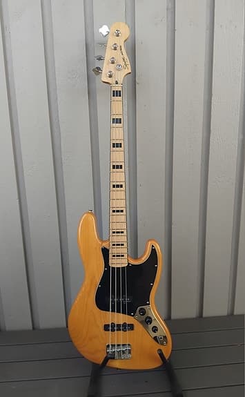 Squier Vintage Modified 70s Jazz bass