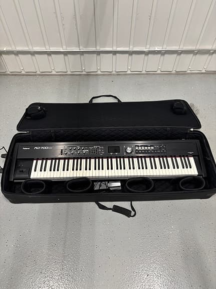 Roland RD-700NX stagepiano/sähköpiano - image 2