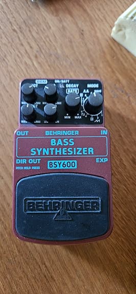 Behringer BSY600 Bass Synthesizer -efekti