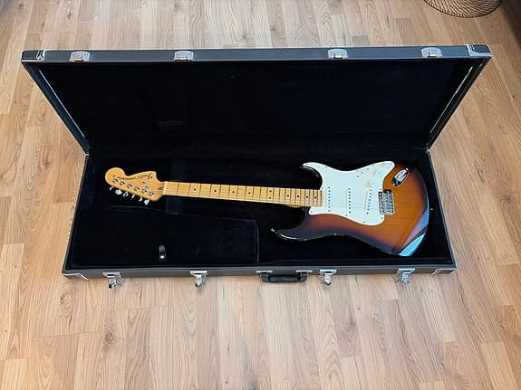 Fender American Special Stratocaster MN 2CSB