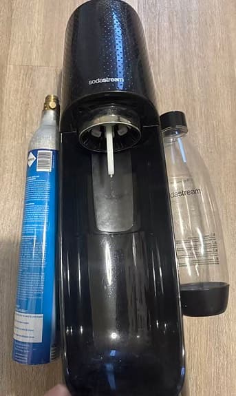 SodaStream hiilihapotuslaite/ Sparkling Water Maker - image 2