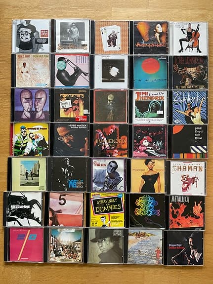 65 CD-levyä