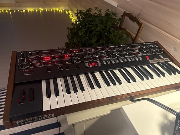 Sequential Prophet 6 syntetisaattori