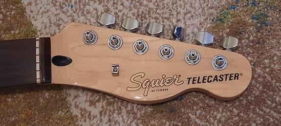 Squier Telecaster sähkökitaran kaula