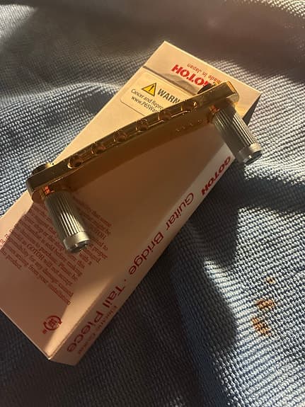 GE101A electric guitar bridge tailpiece kultainen - image 9