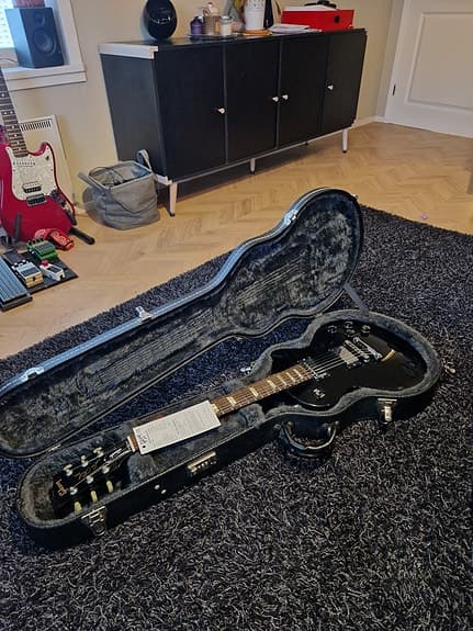 Gibson Les Paul Studio -sähkökitarat musta