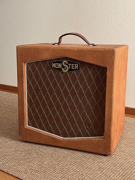 Monster Amps MCS-112 Custom (1x12" kitarakaappi)