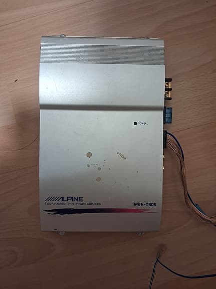Myydään Vintage Alpine MRH-T305 autovahvistin (2-kanavainen)