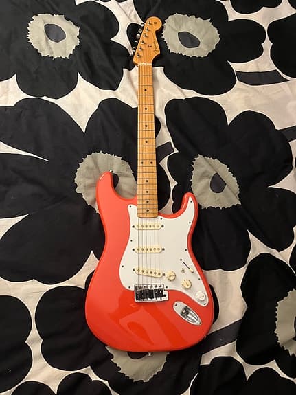 Fender Stratocaster '50 Classic Series Fiesta Red, punainen sähkökitara
