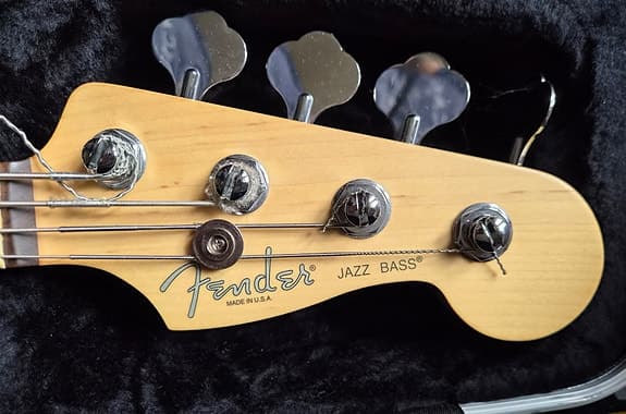 Fender Jazz Bass USA - image 4